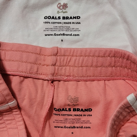 β€οΈβπ₯$5~ GOALS Coral & White Crop Tee & Short Set, Size Small - Picture 3 of 3